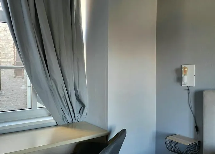 River View, Next To Castle!