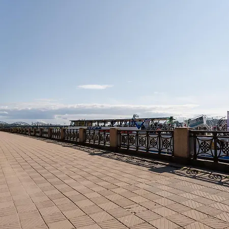 Апартаменты River View, Next To Castle!